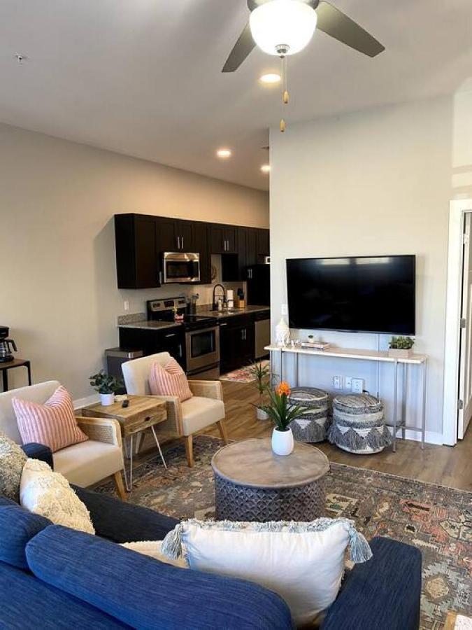 Refreshing 2 Bedroom, 3 Bed Nashville Condo W Free Parking Near Restaurants 외부 사진